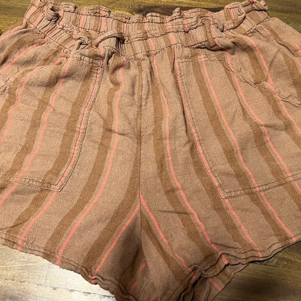 Brown striped shorts linen